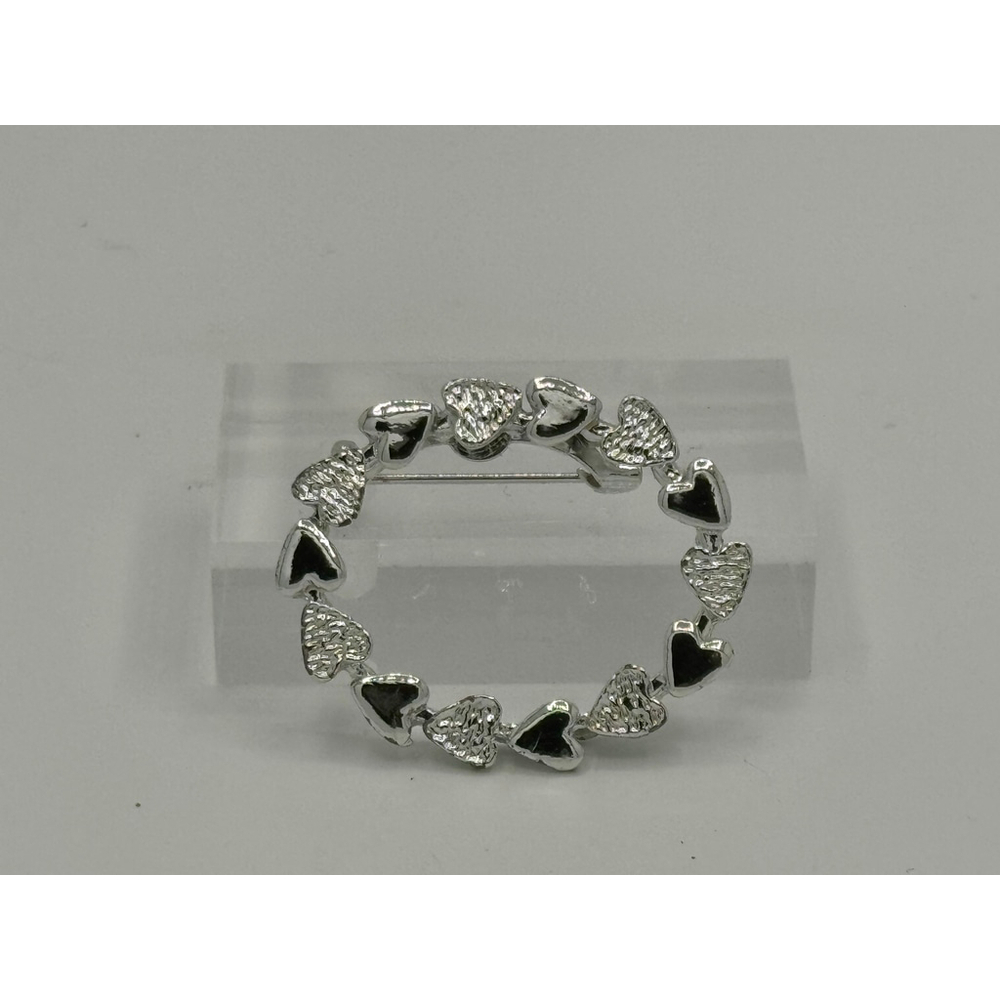 Vintage Gerry's Silver Heart Circle Brooch – 1970's‎